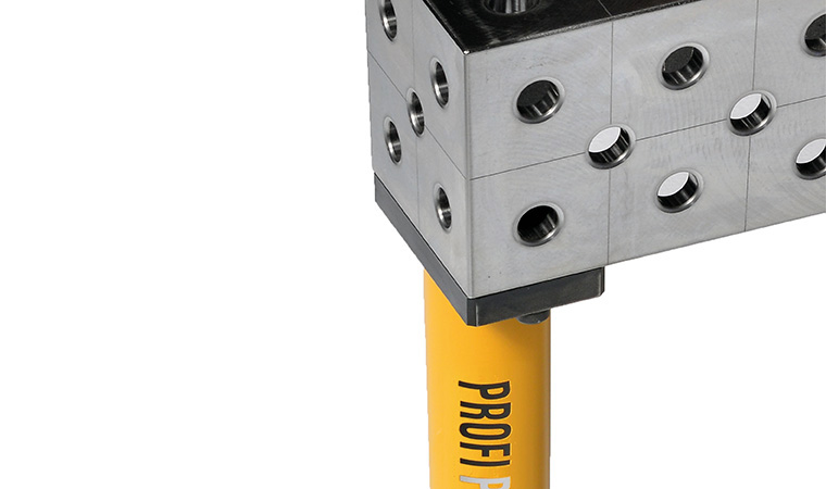 Mounting plate for spacer block U-form