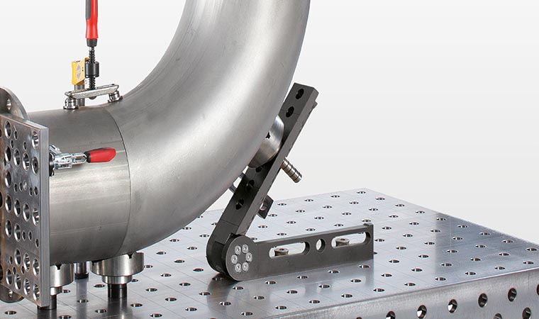 Universal pivot and tilt angle