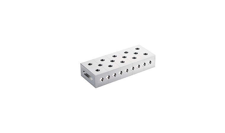 Spacer block C-form, aluminium-titanium