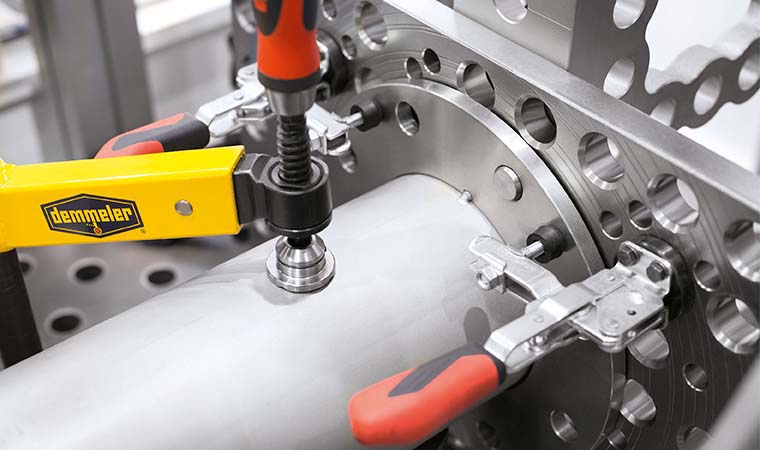 Vertical toggle clamp with adaptor and countersunk screw